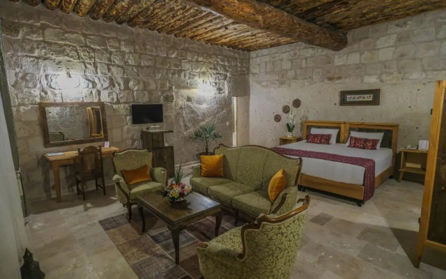 Kalsedon Cave Suites