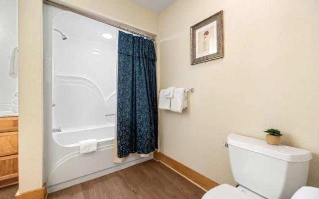 Poplar Point Condo Unit 12E - Three Bedroom Condo