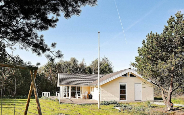 10 Person Holiday Home in Ringkobing