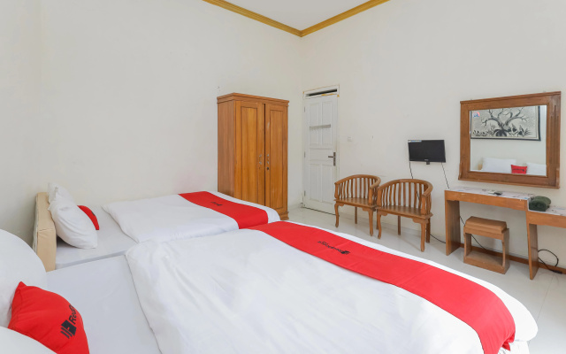 RedDoorz @ Villa Puncak Tidar