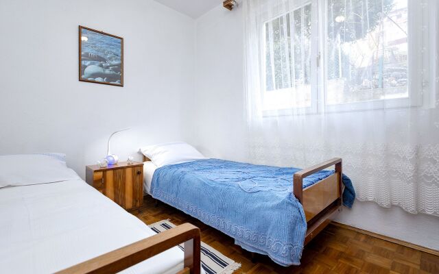 Apartment Sjajna - garden: A1 Jelsa, Island Hvar