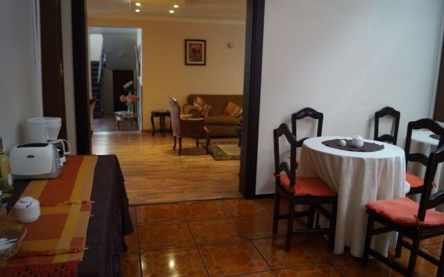 Hotel Muros Quito