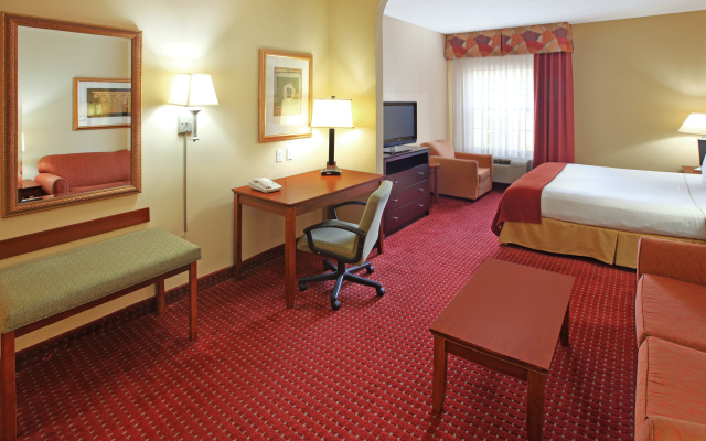 Holiday Inn Express Hotel & Suites North Little Rock