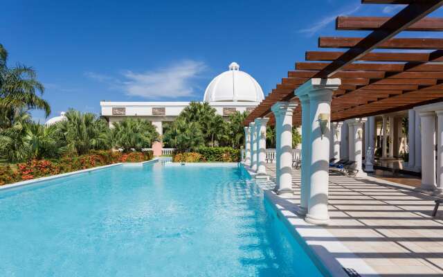 Grand Palladium Lady Hamilton Resort & Spa All Inclusive