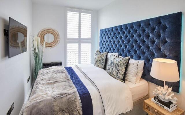 Host Stay Saltwater Suite