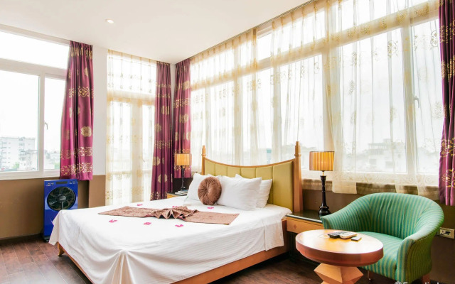 Golden Sunshine Villa Hotel and Travel