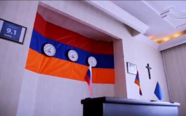Classic Apartment On Kievyan