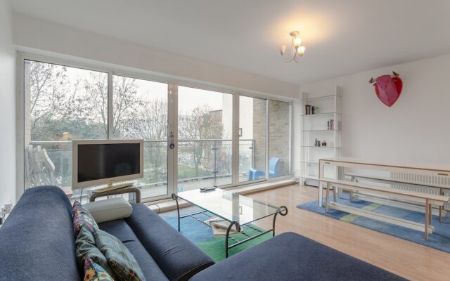 Stylish 2 Bedroom in Trendy East End