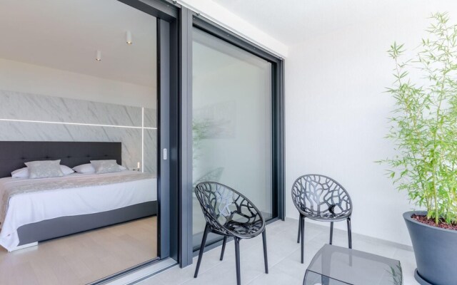 Luxury Villa Pax With Heated Infinity Pool, 8 Sleeps