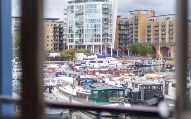 The Canary Wharf Flat