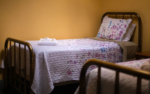Victor Hotel