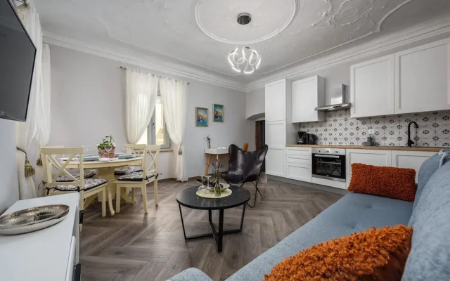 Modern Apartment in City Center