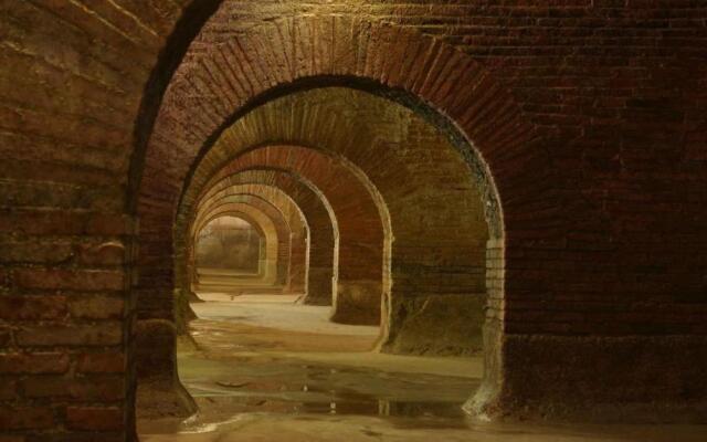 MarcheAmore - Il Passaggio Segreto, luxury loft with private courtyard