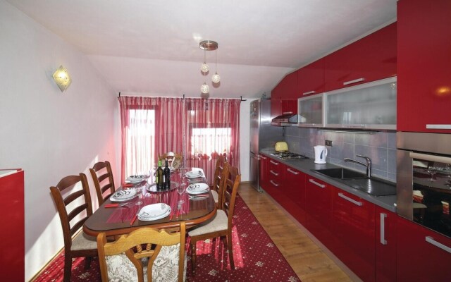 Awesome Home in Kastel Kambelovac With Wifi and 3 Bedrooms