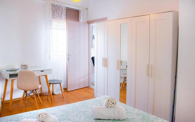 Beautiful, Brand New Apartment with Courtyard.