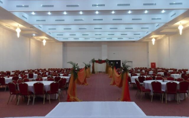 Al mandoos hotel