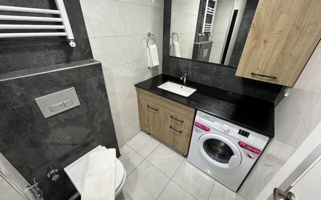 Real Homes & Metro Line