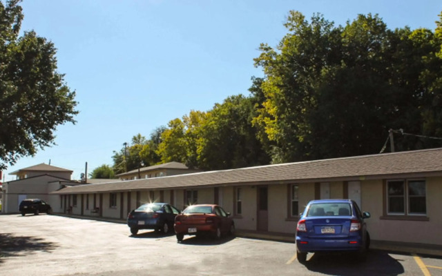 Budget Host Golden Wheat Motel