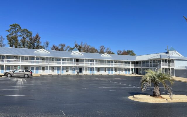 Key West Inn - Millbrook