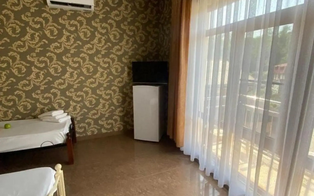 Rosa Home Loo Guest House