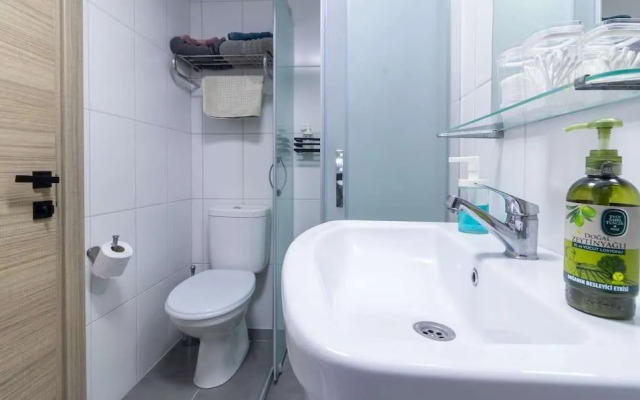 Alex Suites Lara