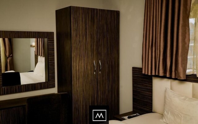 Mo-House Hotels and Apartments