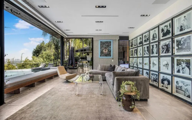 Villa Kaleida - Sleek Modern Sunset Villa With Eclectic Style & Infinity Pool