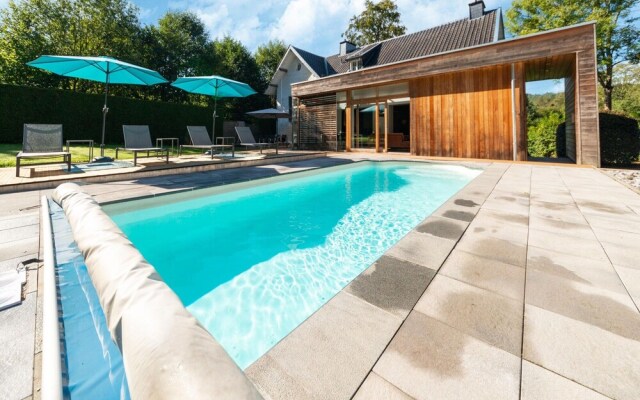 Villa White in Spa With Pool