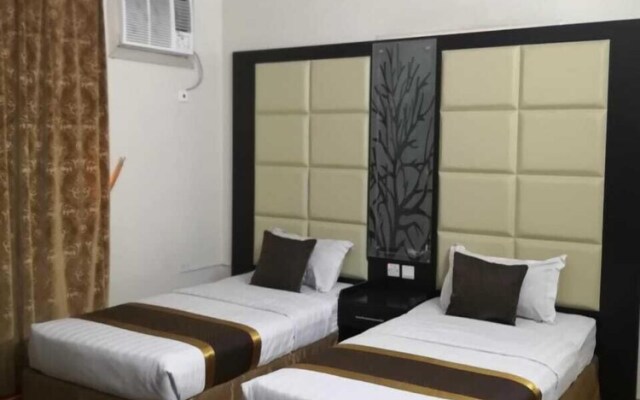 Rose by OYO Rooms