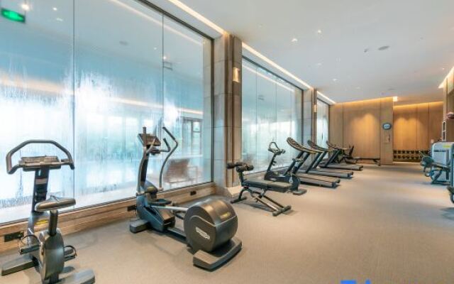 Xilei Hailu Guesthouse