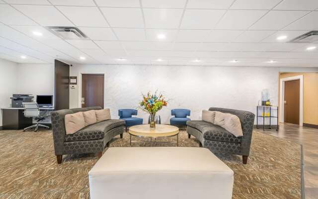 Comfort Inn & Suites Lexington - Hamburg I-75