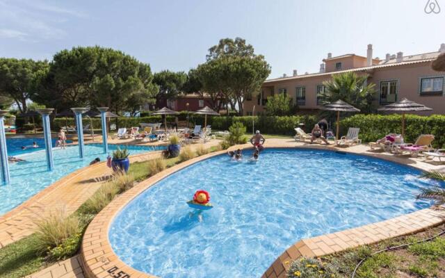 Wonderful Flats with Pool by Host Wise