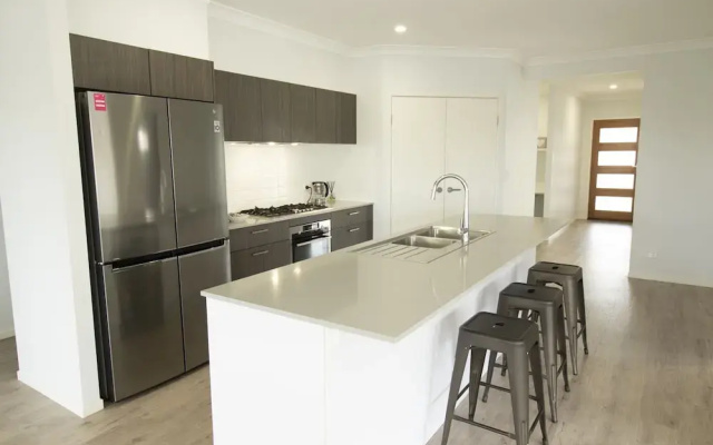 Spacious 4-bed House in Leafy Plainland