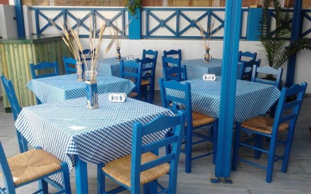 Lunar Santorini Hotel