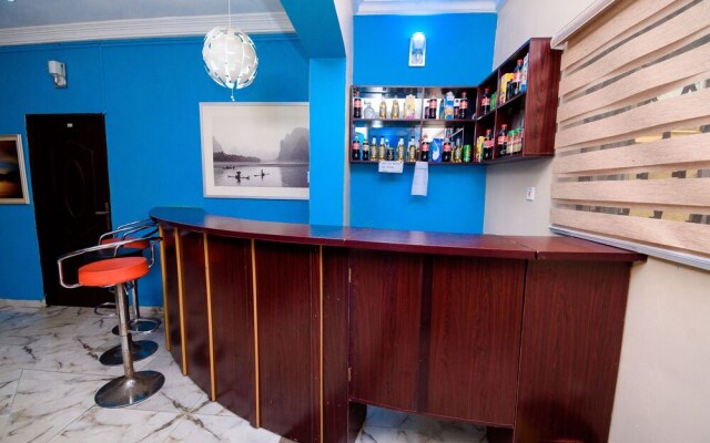 D'Tavern Apartment