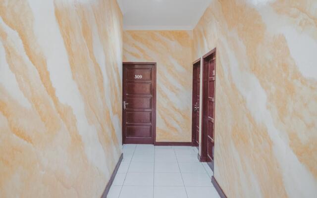 RedDoorz Plus near Istana Maimun Medan