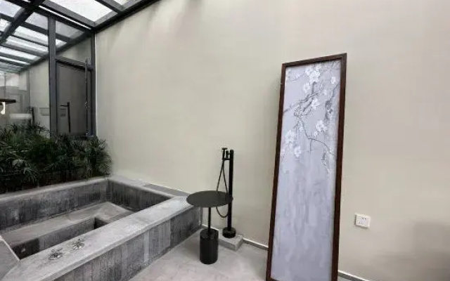 Day-Lily Inn (Tengchong Mayugu Hot Spring Town Store)