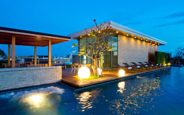 Seven Zea Chic Hotel