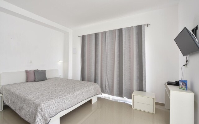 Nice Home in Duce With Wifi and 10 Bedrooms