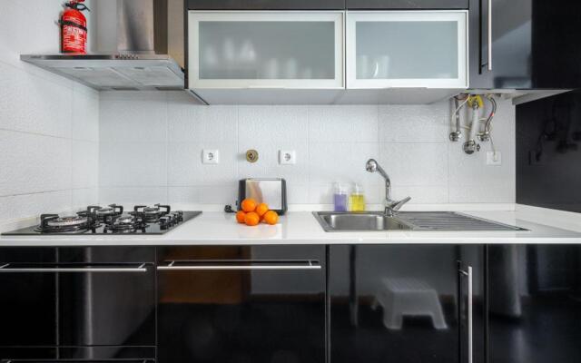 Premium Family Apartment W/ Lift, Ac & Barbecue