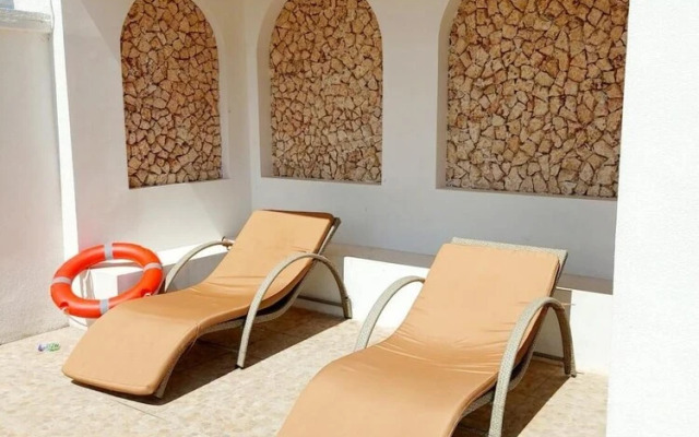 Luxurious Nairobi Condo With Rooftop Pool & Gym