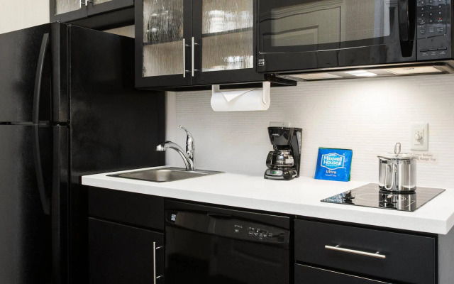 Candlewood Suites Grove City - Outlet Center by IHG