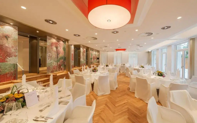 LA Maison Hotel