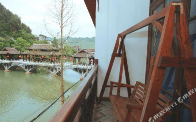 Yundu Riverview Inn