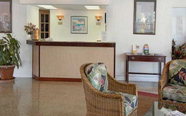 Travelodge Monaco N Miami and Sunny Isles Beach