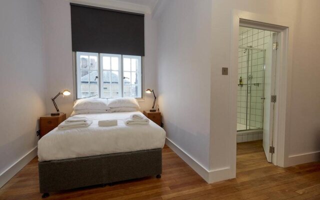 Green Rooms - Hostel