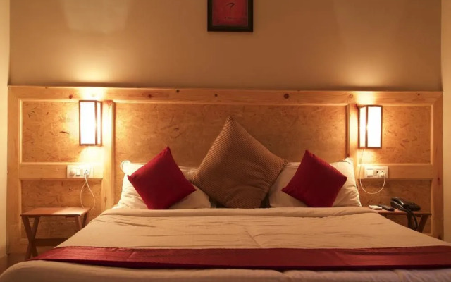 OYO 374 Apartment Near Fortis Hospital