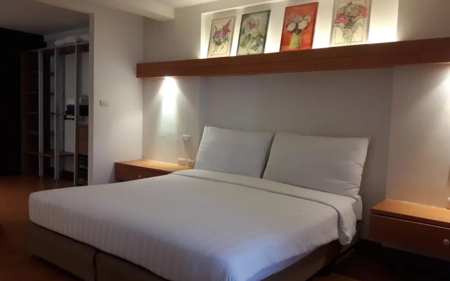 The Green Golf Residence Condominium