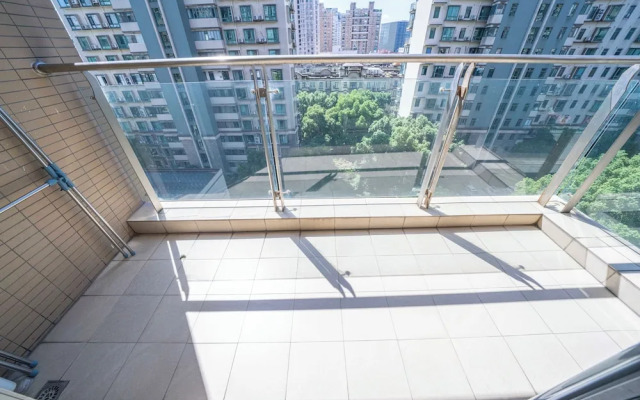 Tyms 1BR 1BA Apt Xujiahui Metro