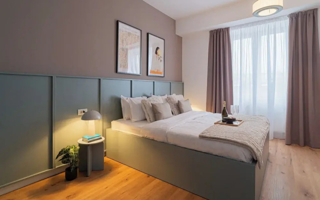 Loggia & Luxe 5BR Penthouse in Universitatii Area